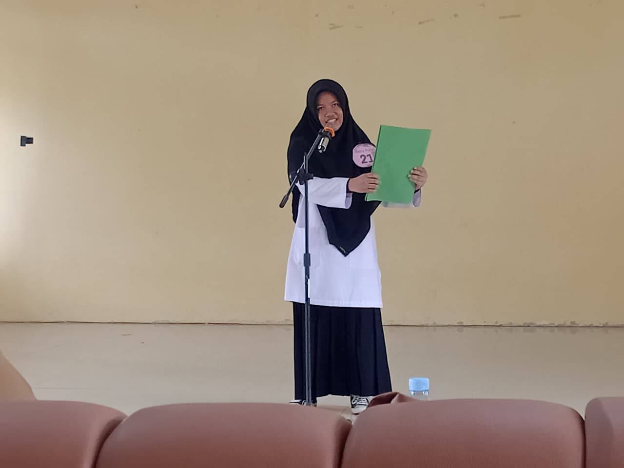 Lomba Baca Puisi Tingkat SD dan SMP 